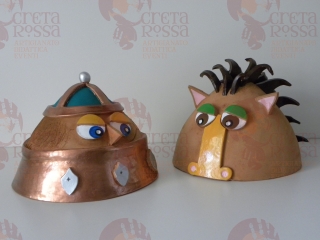 Campanelle in ceramica policroma, realizzate interamente a mano. Serie "Scacchi Sonori". Pezzi unici e serie limitata, da collezione.